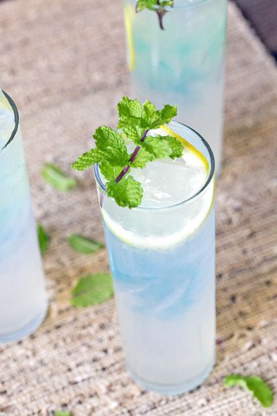 สีน้ำเงิน Raspberry Spiked Lemonade Recipe