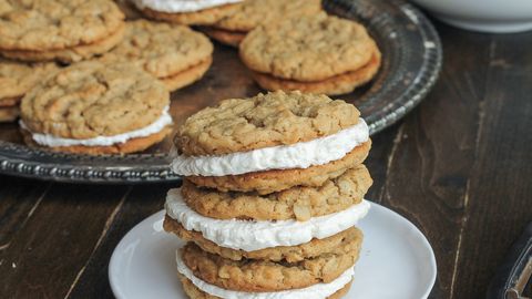 Jordnötssmörj Havremjöl Smörgås Cookies med Marshmallow Crème Fyllning