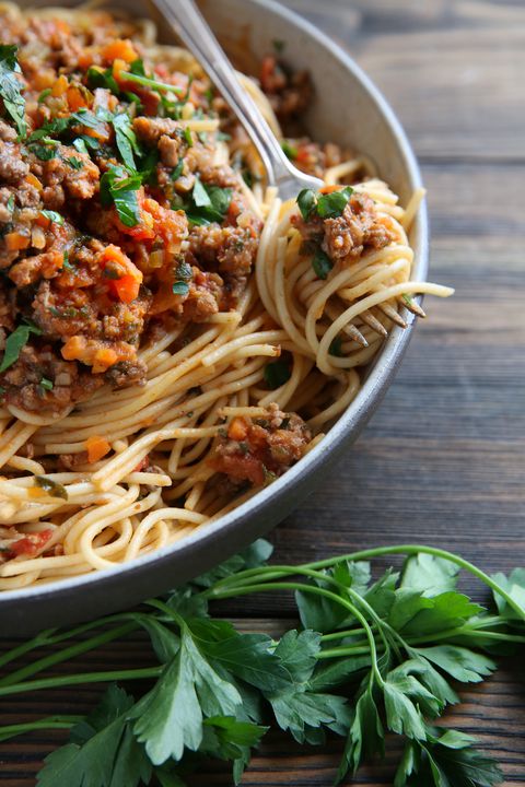 ไส้กรอกและ Kale Ragu มากกว่า Spaghetti