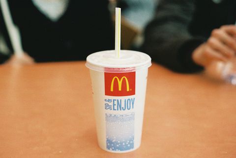 McDonald’s plastik çubukları aşamalıyor