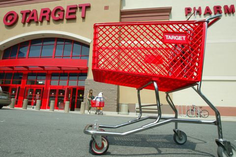 Cilj in Walmart naredita eno pomembno spremembo, ki bi lahko pospešila nakupne linije