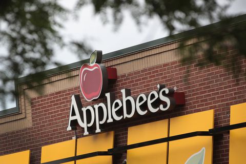 Applebee’nin Şimdi 12 $ Üç Kurs Öğün Teklifi