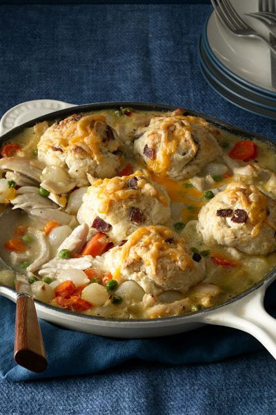 Domuz pastırması and cheddar cheese kick this pot pie up to new levels of deliciousness!Recipe: Bacon-Cheddar Chicken Potpie