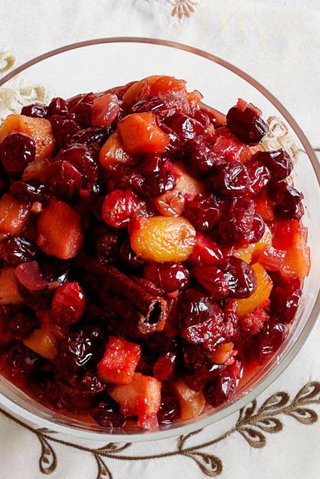 Začinjeno and sweet, this cranberry sauce-alternative bursts with the bright flavors of fresh cranberry, Golden Delicious apples, lemon, ginger, and cinnamon.Recipe: Cranberry Apple Chutney