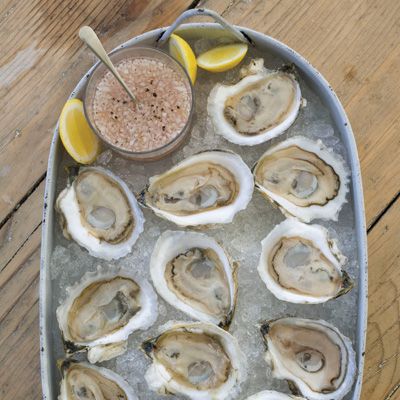 İstiridyeler on the Half Shell with Rosé Mignonette