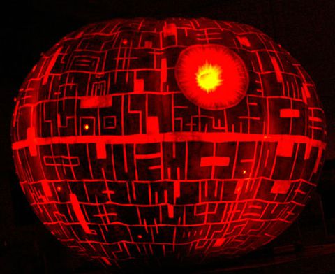 Aşk pumpkin carving and Star Wars? Try carving this pumpkin at home: Death Star Carving tutorial. May the Force be with you…