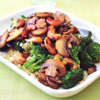 Stir-Fried Vegetables with Toasted Cashews