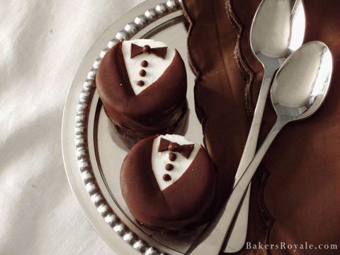 biely chocolate tuxedo cheesecakes