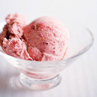 rebarbora, jahody ice cream