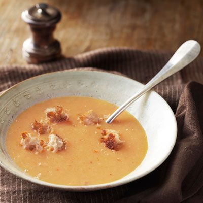 rostad garlic and potato soup with croutons