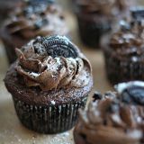 trojitý chocolate oreo buttercream cupcakes