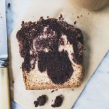 trojitý chocolate vanilla swirl crumb cake