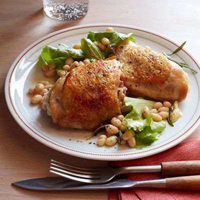 krispiga chicken thighs with lemony escarole salad
