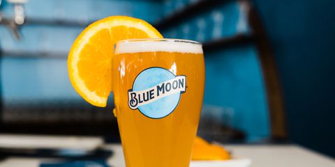 12 สิ่งที่คุณควรทราบก่อนดื่ม Blue Moon