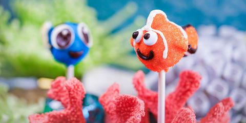 ดิสนีย์แลนด์ทำขนม Cutest “Finding Nemo” เค้ก Pops สำหรับ Pixar Fest