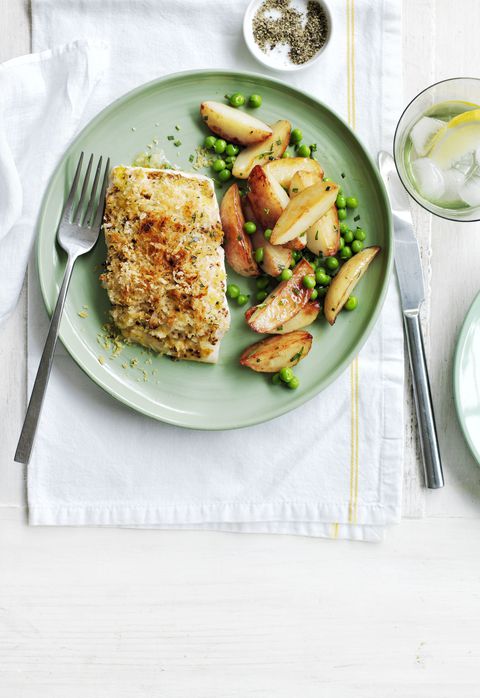 chrumkavý cod with pan fried potatoes and peas