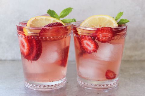 ที่ได้ถูกแทง Strawberry Lemonade Recipe - Delish.com