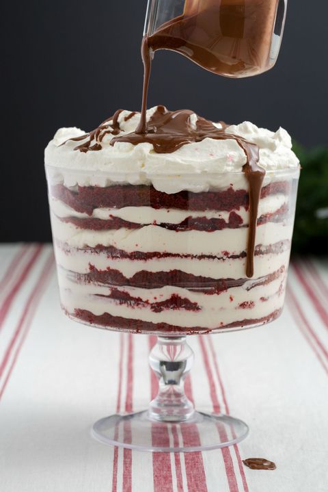 červená Velvet Trifle Chocolate Drizzle