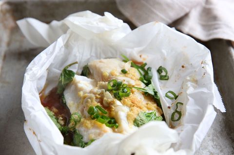 Steam Ginger Garlic Cod in Parchment with Spinach