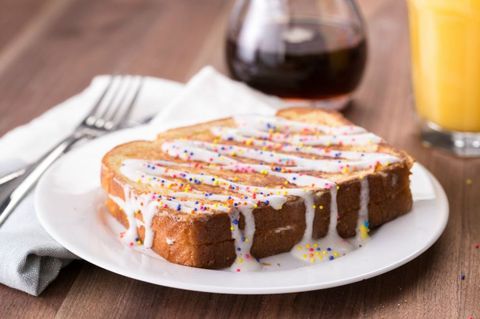 Rojstna torta polnjeni francoski toast