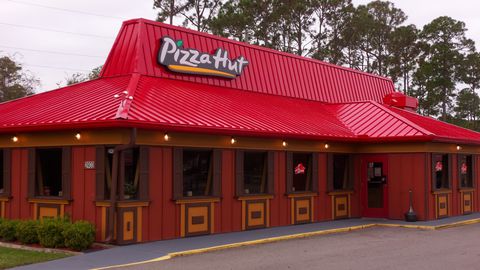 Pizza Hut oficiálne vyrába veganské pizzy