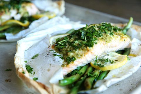 Pesto Salmon Packets with Green Beans Recipe