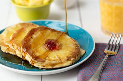 Ananas Upside-Down palačinke vas bo popeljal do tropskega blaženosti