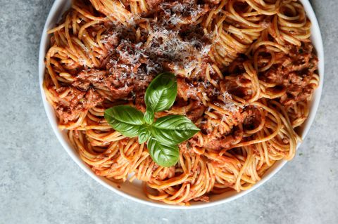 อาหารอิตาลีเส้นยาว with Cream Meat Sauce Recipe