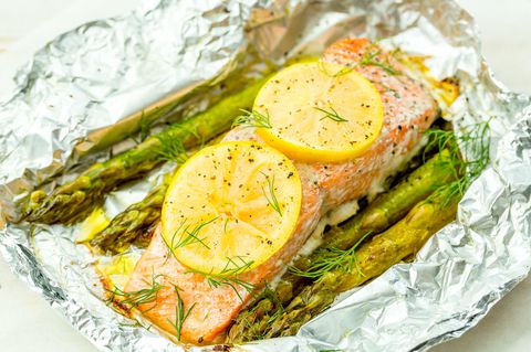 Folyo Pack Grilled Salmon with Lemony Asparagus Recipe