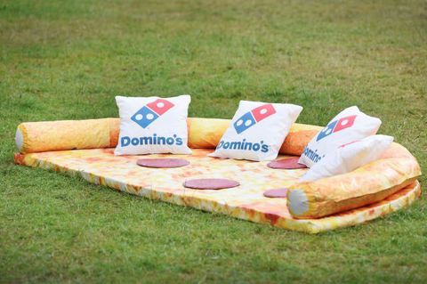 Domino Pizza Sofa je vyhlásenie, že váš byt chýbal