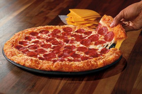 Pizza Hut Len rozpútal Epic Crust plnené grilovaným syrom