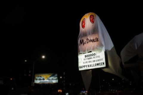 Burger King McDonald’s Cadılar Bayramı için giyinmiş
