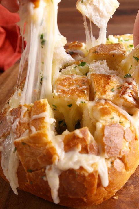 cheesy Garlic Pull-Apart Bread Vertical