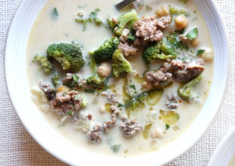 Krämig italiensk korv och broccoli soppa