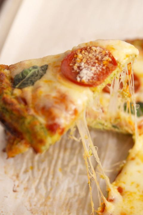 brokolica Crust Pizza Vertical