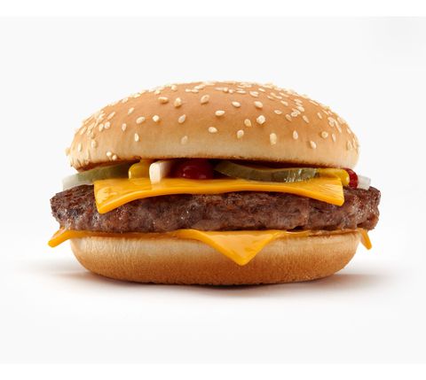 McDonald’s začne uporabljati sveže goveje meso danes
