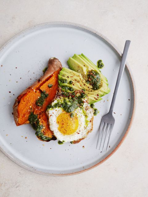 Lastad Baked Sweet Potatoes with Avocado, Pesto, and Fried Eggs Vertical
