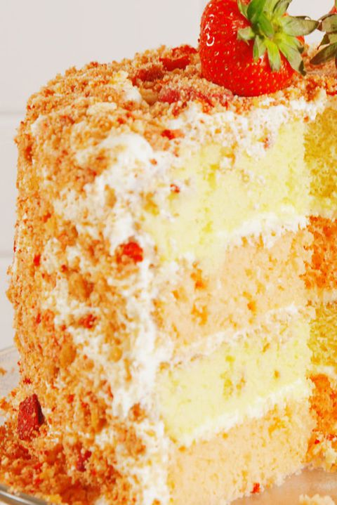 çilek Crunch Cake Vertical