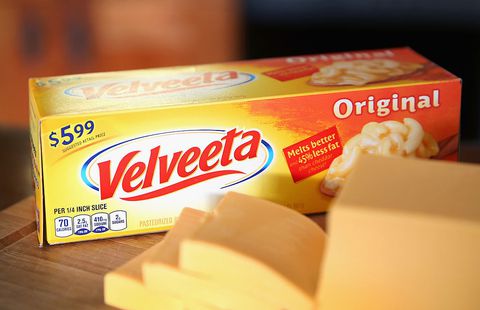 สิ่งที่น่ากลัวที่เกิดขึ้นจริงใน Kraft Singles, Velveeta และ Cheese Whiz