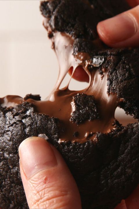 นูเทลล่า Stuffed Brownies Vertical