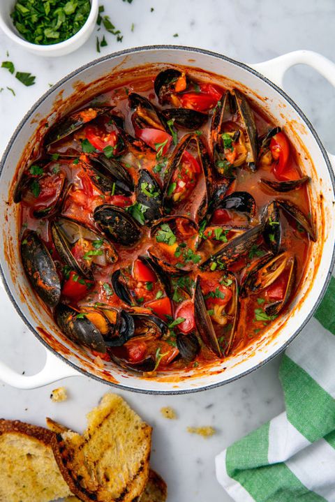 musslor with Tomatoes and Garlic Vertical