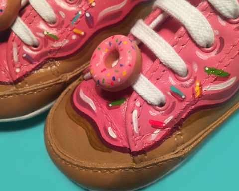 Bu Donut Bebek Sneakers Sizin Boyutunda Gelecek Diliyorum