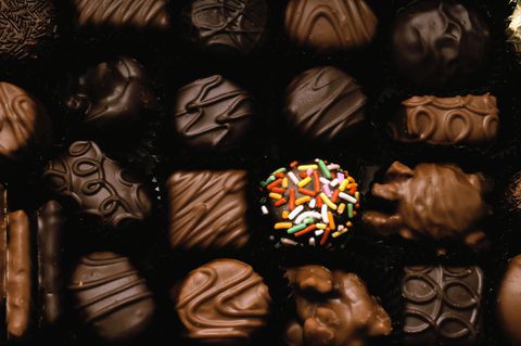 škatla of chocolates