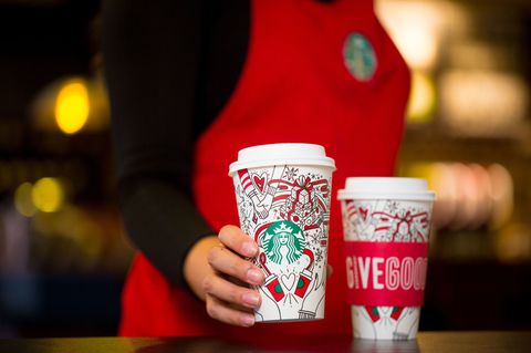 İnsanlar Starbucks’ın Tatil Kupalarını İkna Ediyorlar
