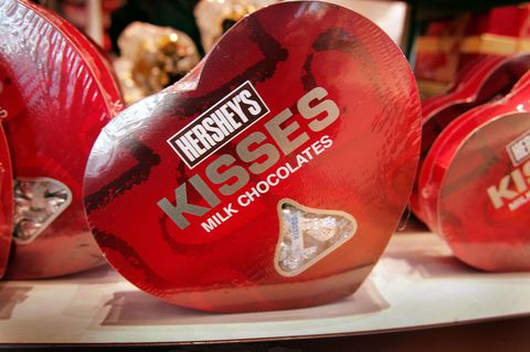 v obliki srca box chocolate kisses