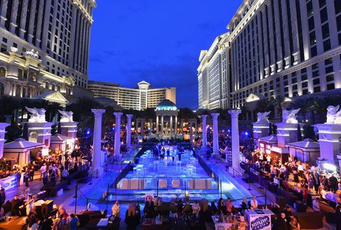 Gordon Ramsay je hostiteľom masívnej koktejlovej party v Las Vegas tento máj