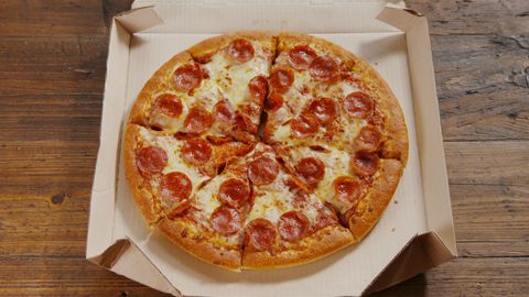 [UPDATED] Pizza Hut $ 1 Pizza ile Ulusal Pepperoni Pizza Günü Kutlanıyor
