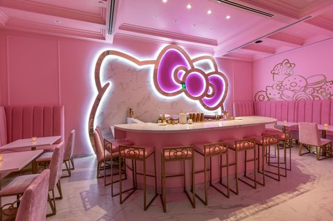 İlk Ever Hello Kitty Grand Cafe Açılıyor, Ve İç Çocuk Benim OLAMAZ