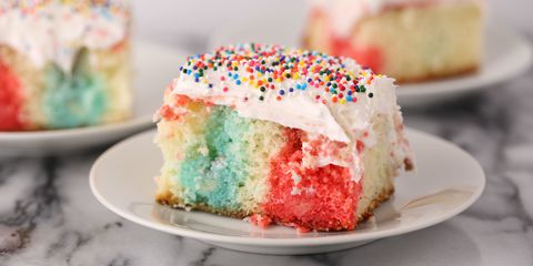 Rainbow Jell-O Poke tortni recept