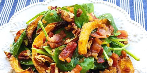 Bacon-Arpacık Vinaigrette ile Çıtır Butternut Squash Ispanak Salatası